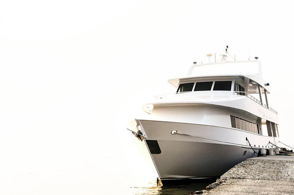 120 ft Roatan Yacht Charter- 4 Hrs Snorkel, Fish and Party