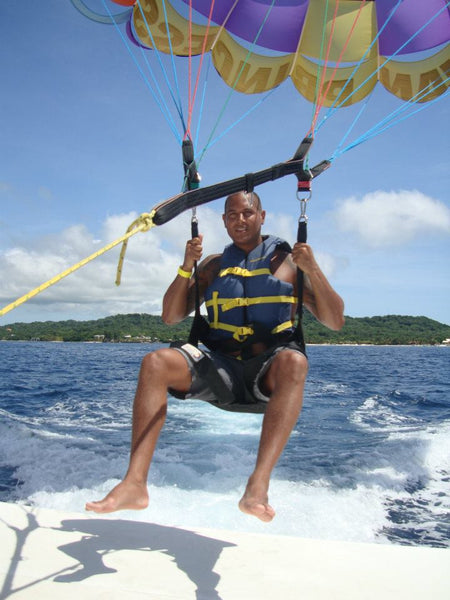 Parasailing in Roatan