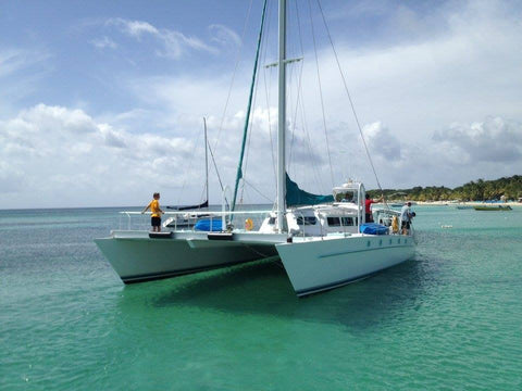 52 ft Catamaran Charter Roatan- 4 hours