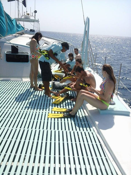 52 ft Catamaran Charter Roatan- 4 hours