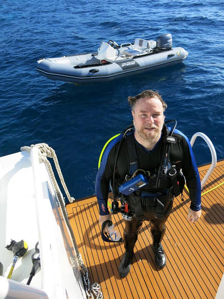 120 ft Roatan Yacht Charter- 4 Hrs Snorkel, Fish and Party