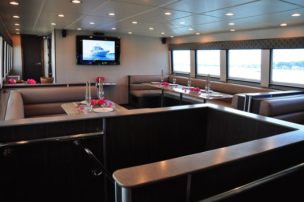 120 ft Roatan Yacht Charter- 4 Hrs Snorkel, Fish and Party